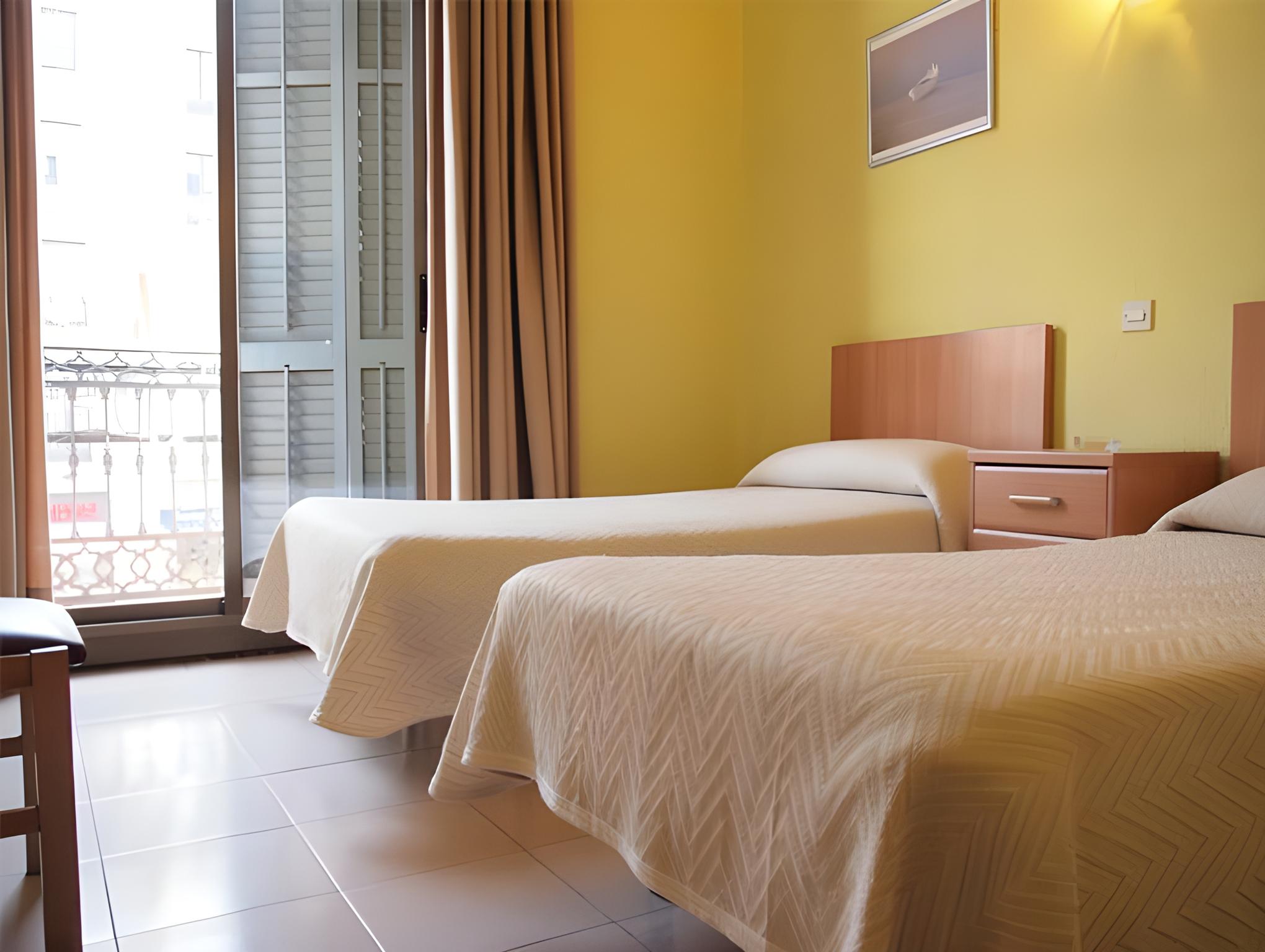 Room, Double or Twin Bed, Private Bathroom