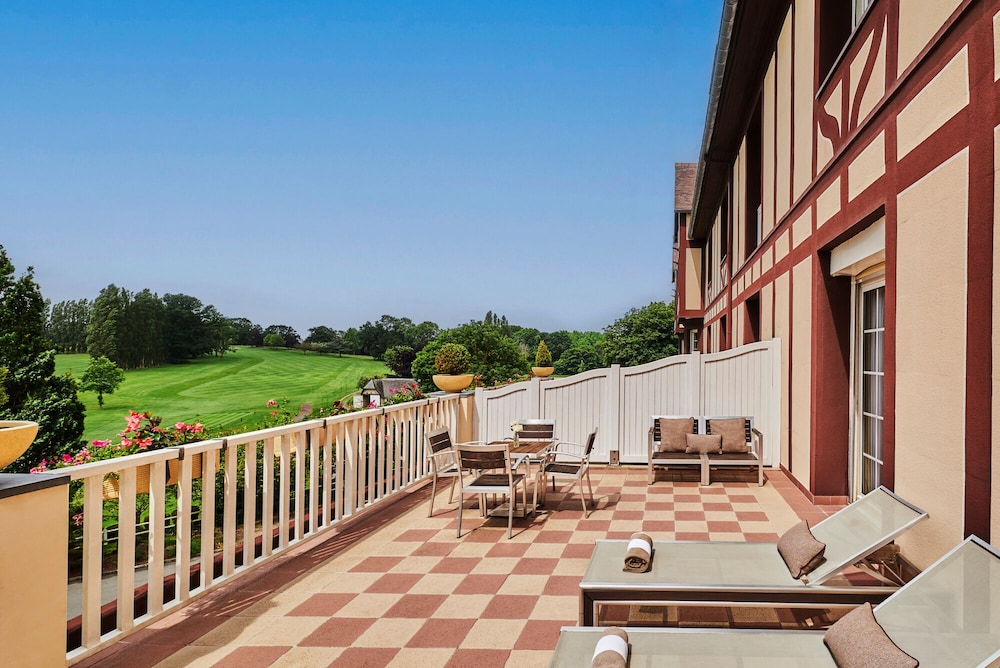 Hotel Barriere L Hotel Du Golf 70/75