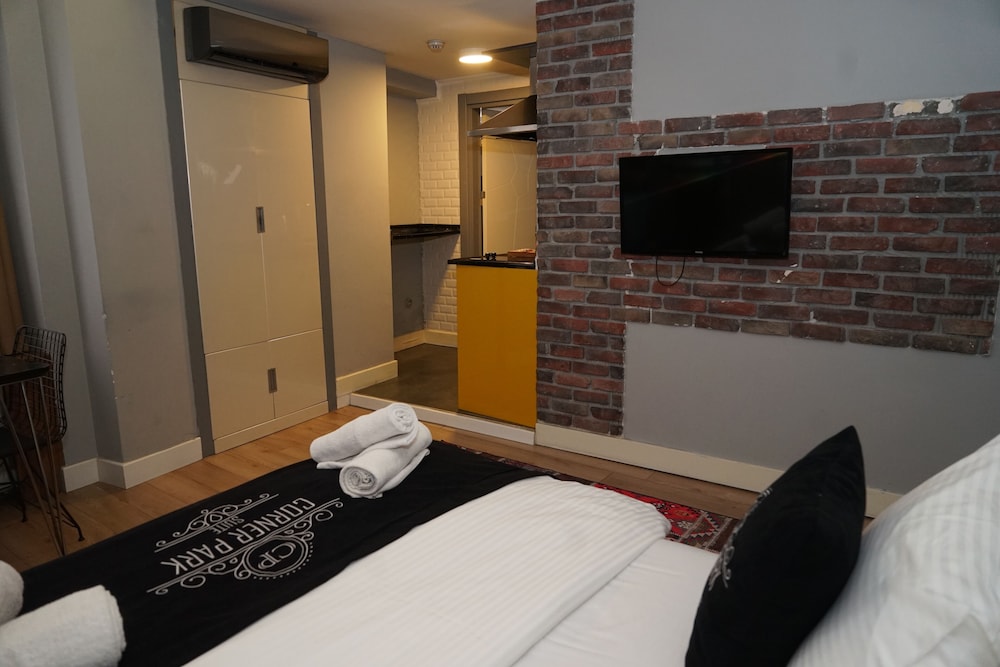 Corner Park Suites 13/50