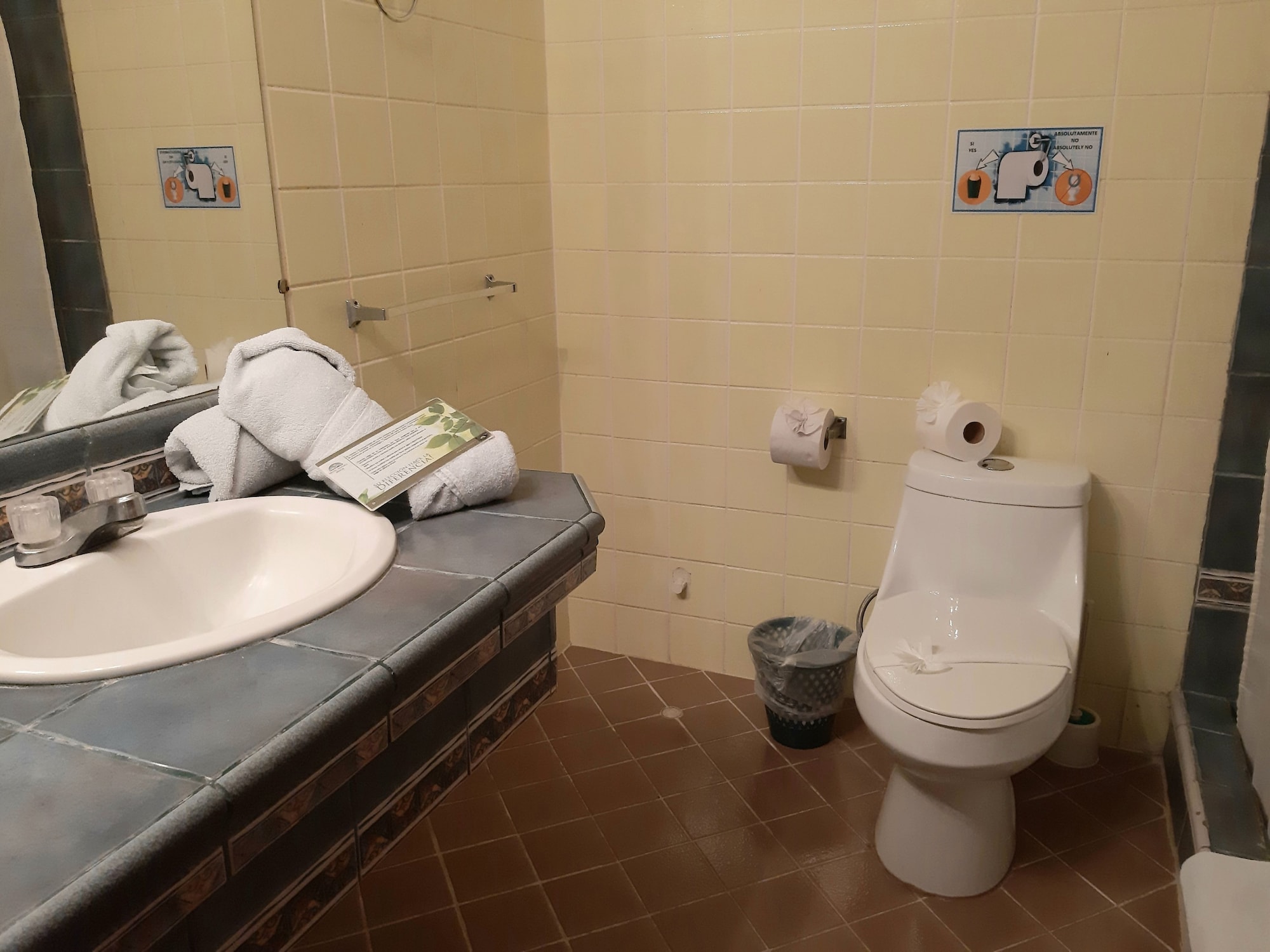 غرفة رباعية بسرير كينج بإطلالة على الحديقة بشرفة، Samara Beach Hotel 5/5