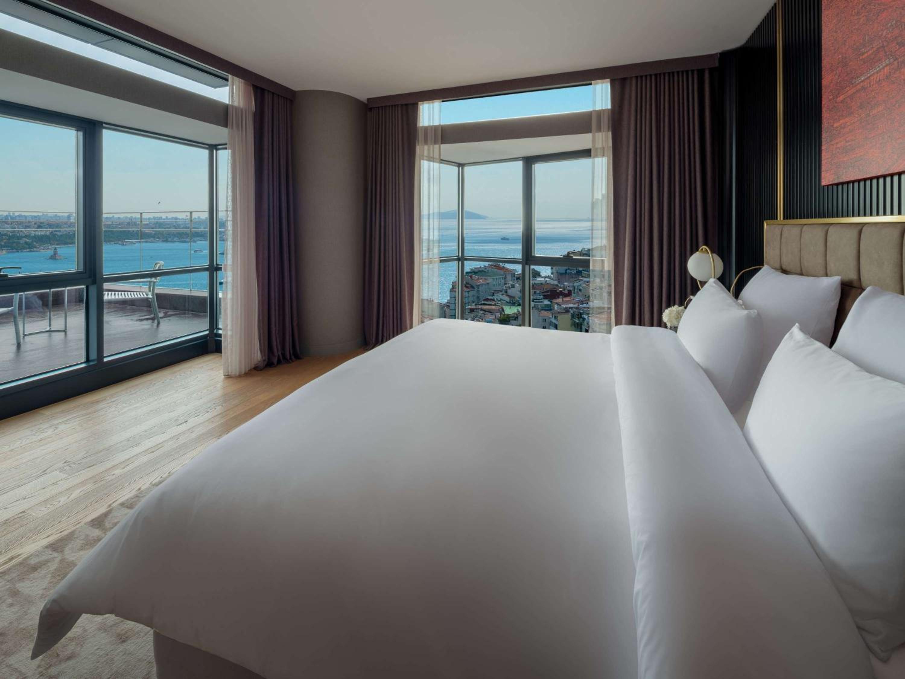 1 Bedroom, Signature, Suite, Bosphorus View, Terrace