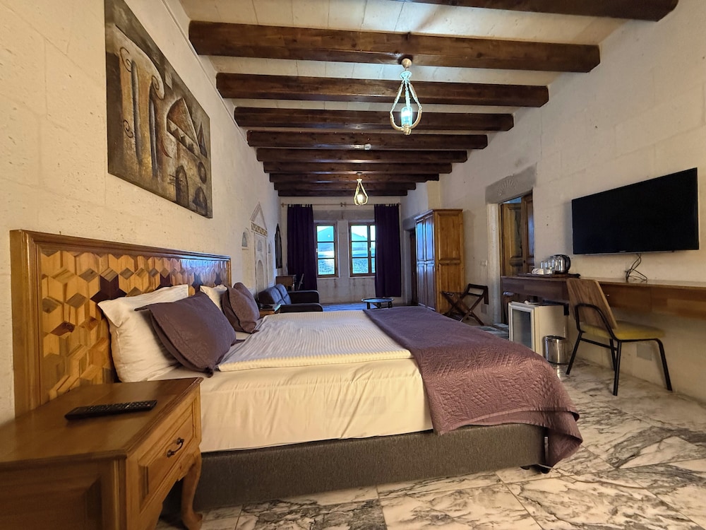 Suite, Queen Bed