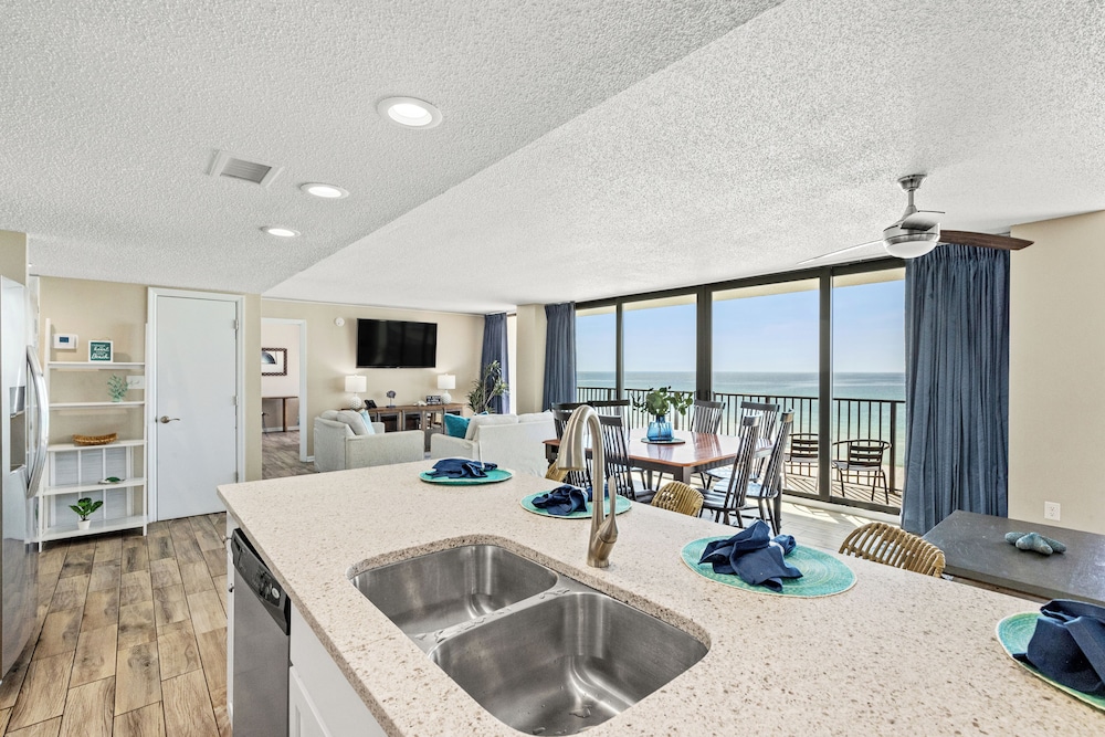 Sandpiper Beacon Beach Resort 16/50
