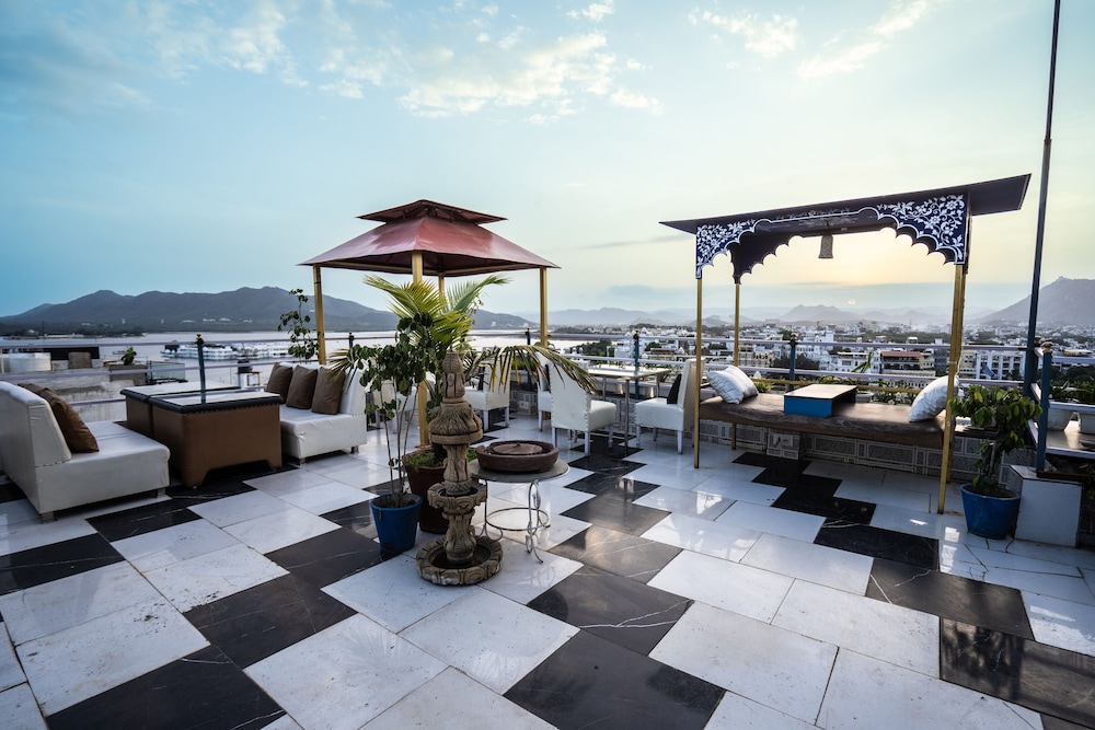 The Lake View Hotel – On Lake Pichola 47/50