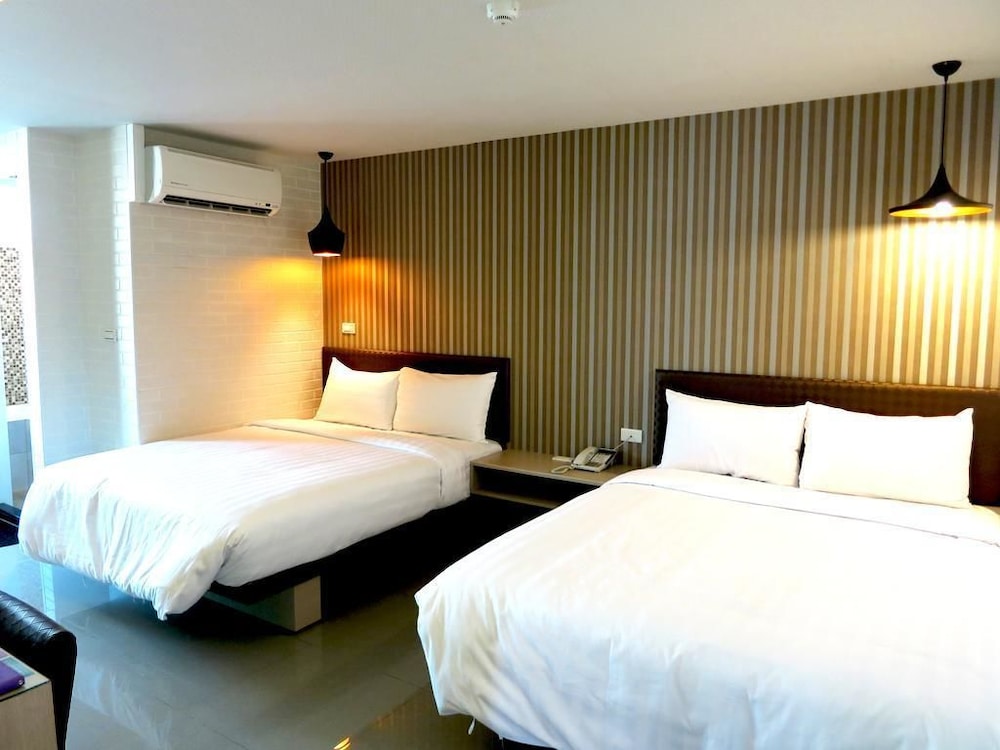 S&amp;E Hotel 33/61