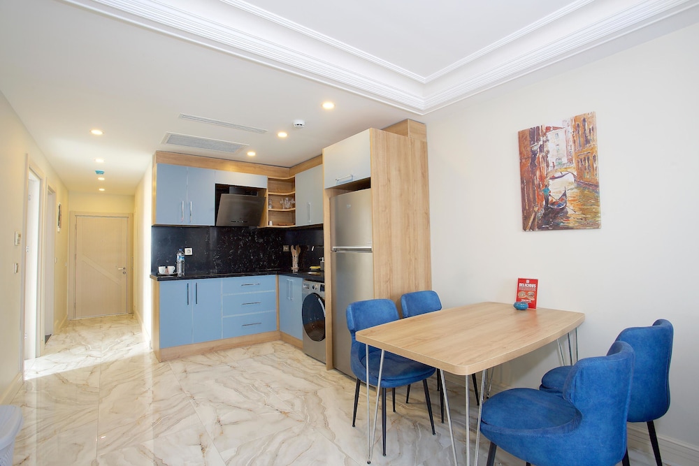 Princely Suites 11/50