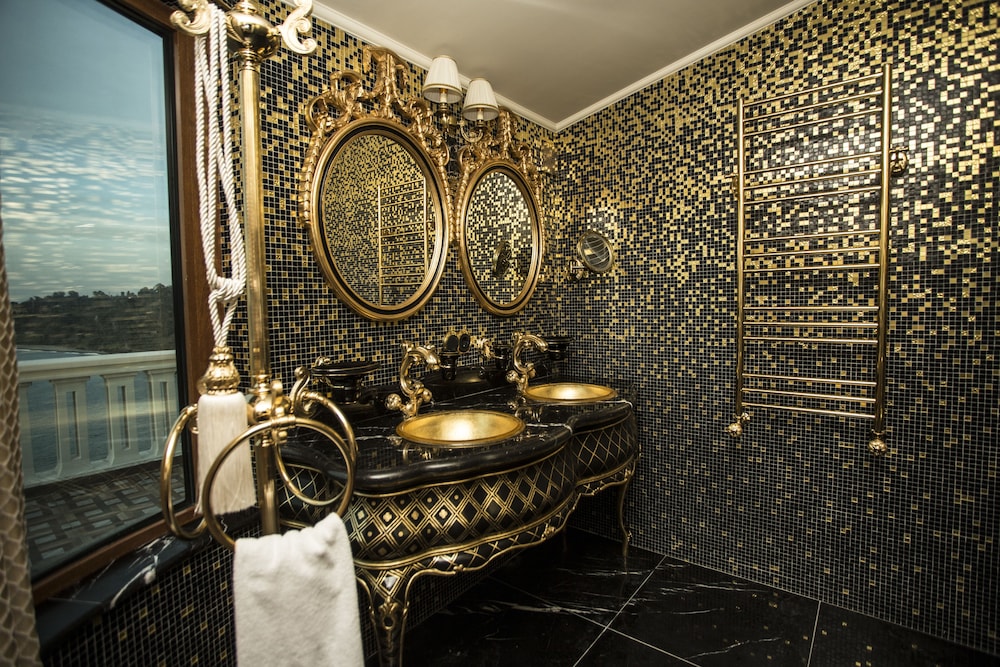 Castello Mare Hotel & Wellness Resort 102/102