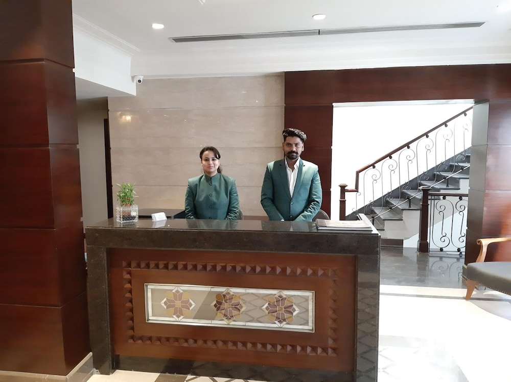 HOTEL GOLDEN TOWER. 9/42