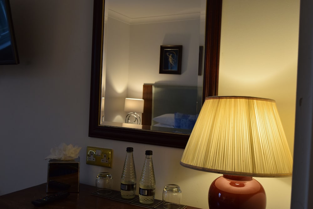 Noel Arms Hotel 18/49