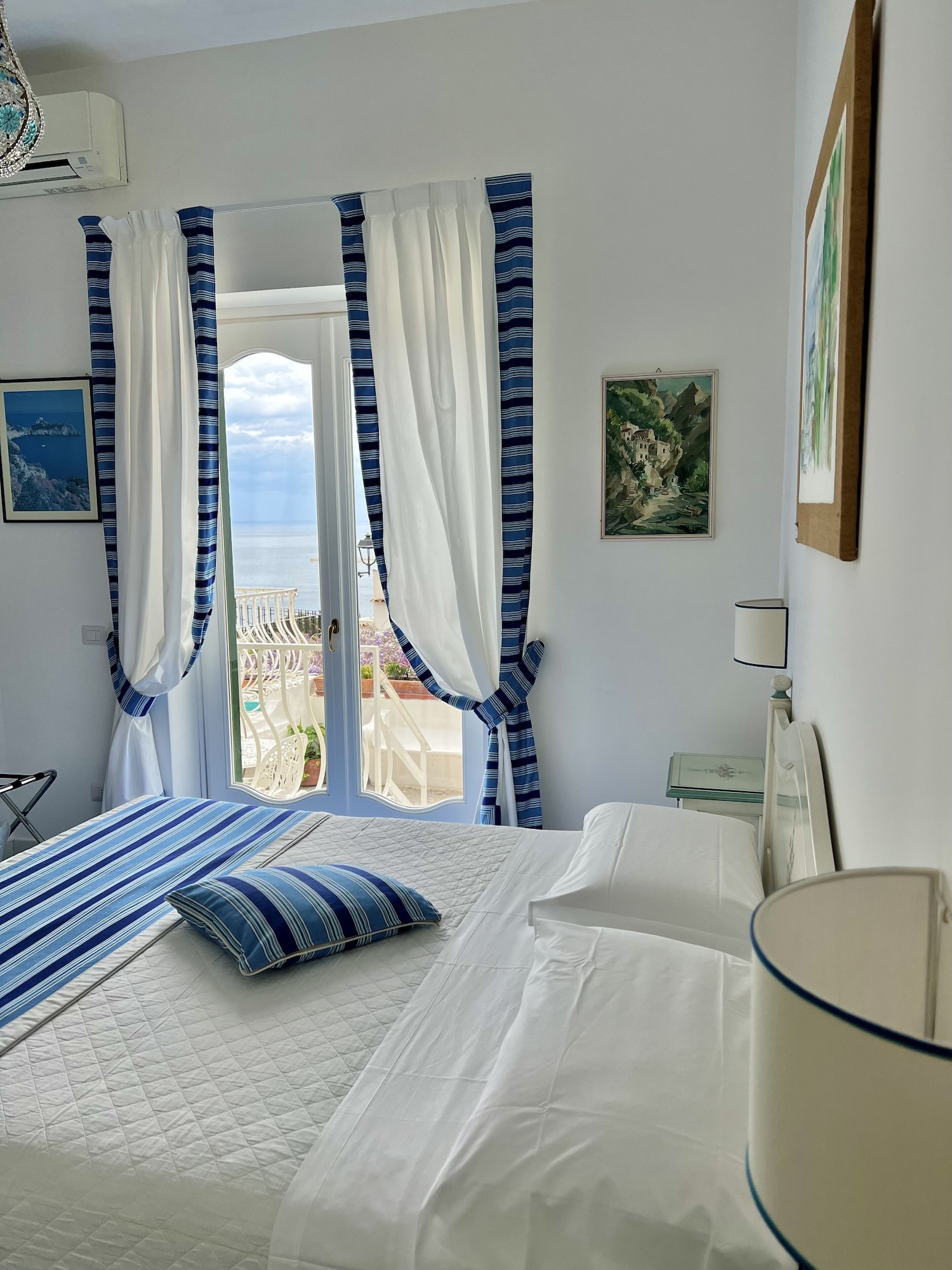 STANDARD, DOUBLE OR TWIN BED, BALCONY