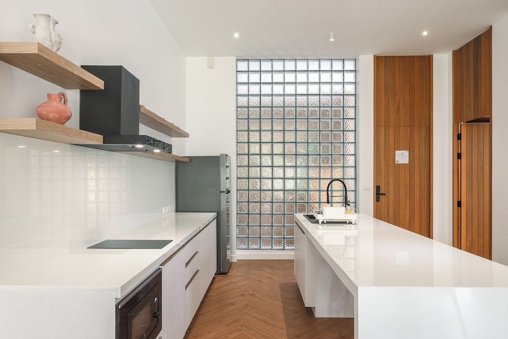 Saturdays Residence By Brown Starling 9/50