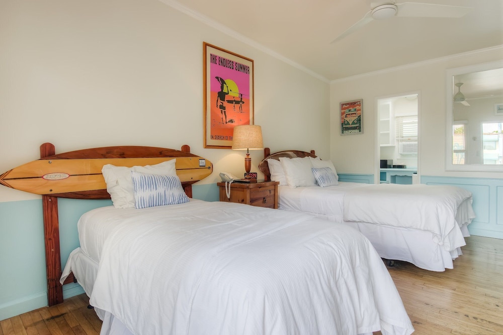 ROOM, DOUBLE BED