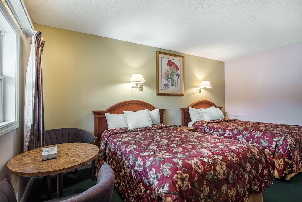 Rodeway Inn Bellows Falls 20/36