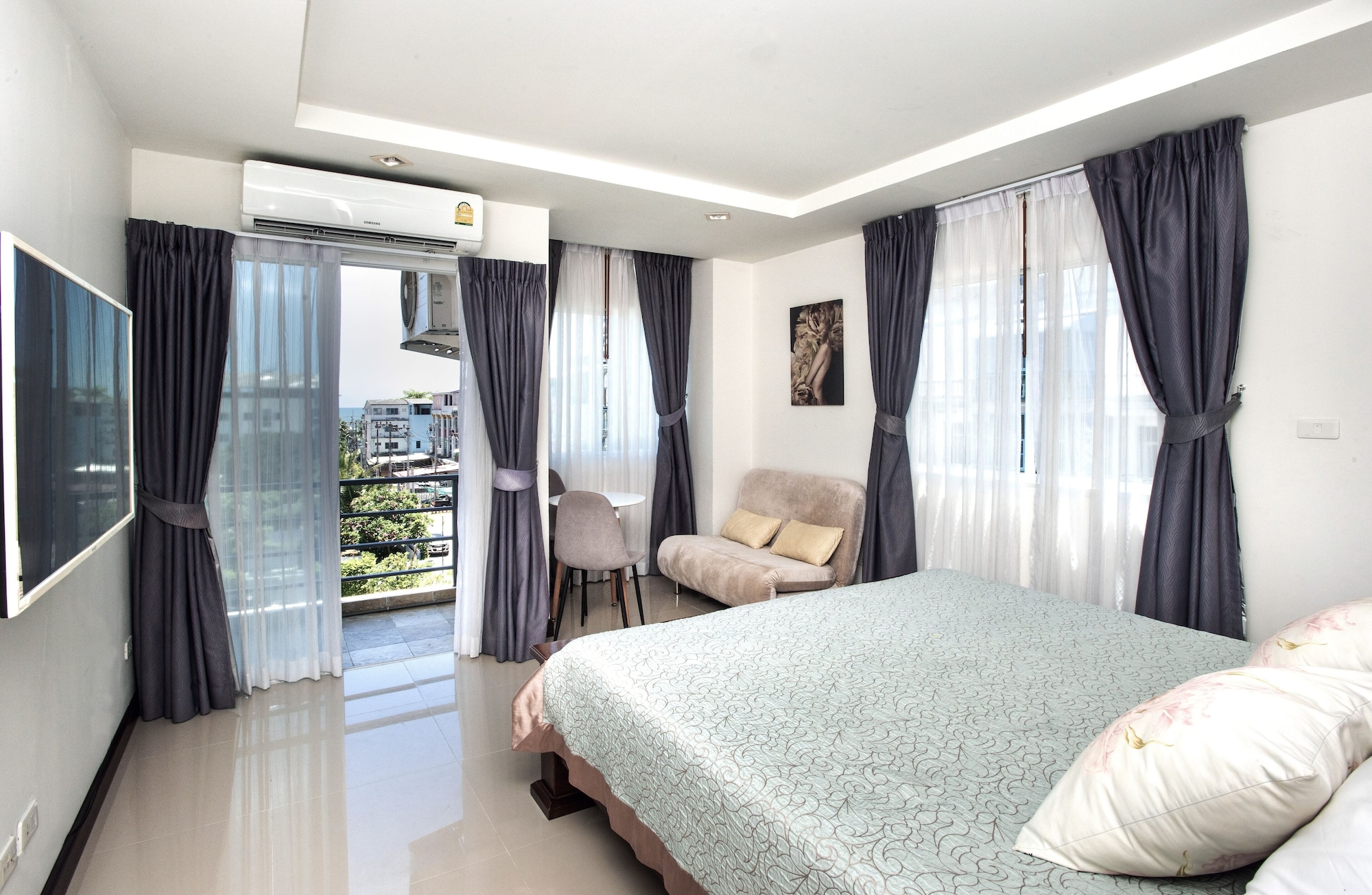 DELUXE, SEA VIEW