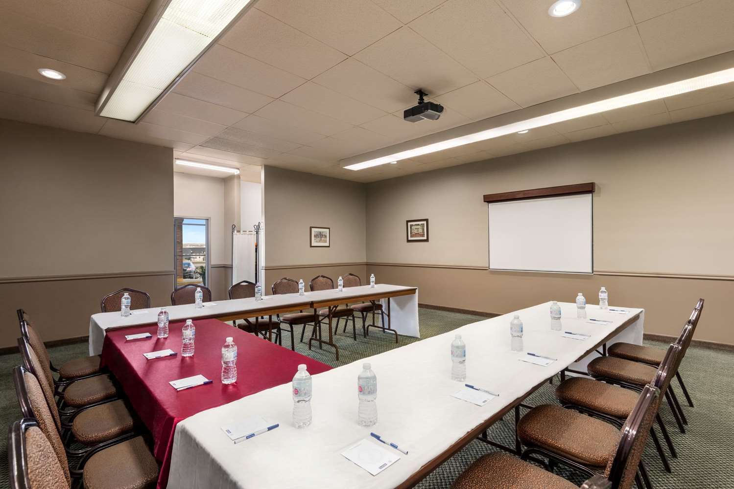 Travelodge by Wyndham Swift Current 49/53