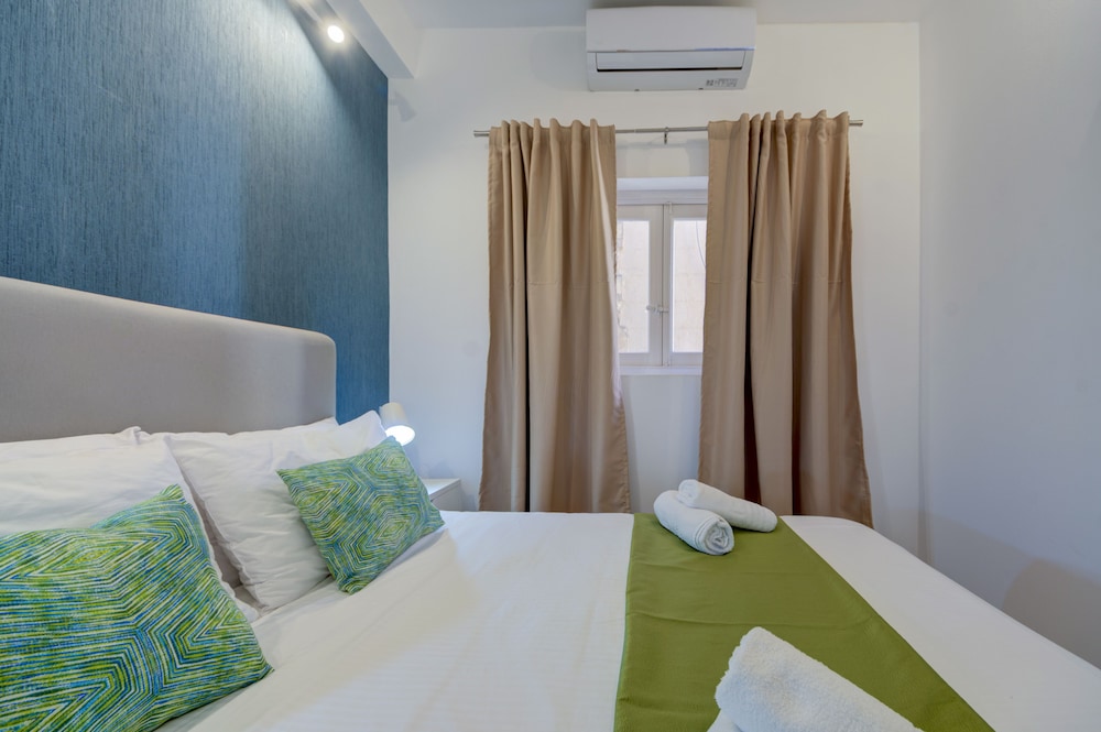 Tritoni harbour suites 20/55