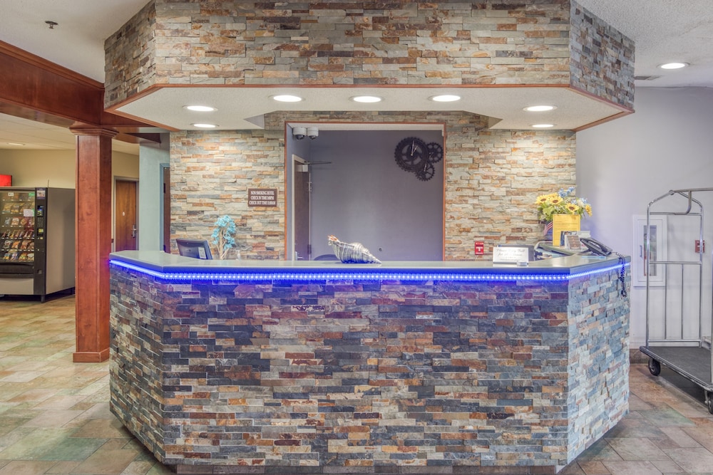 Trident Inn And Suites 8/60