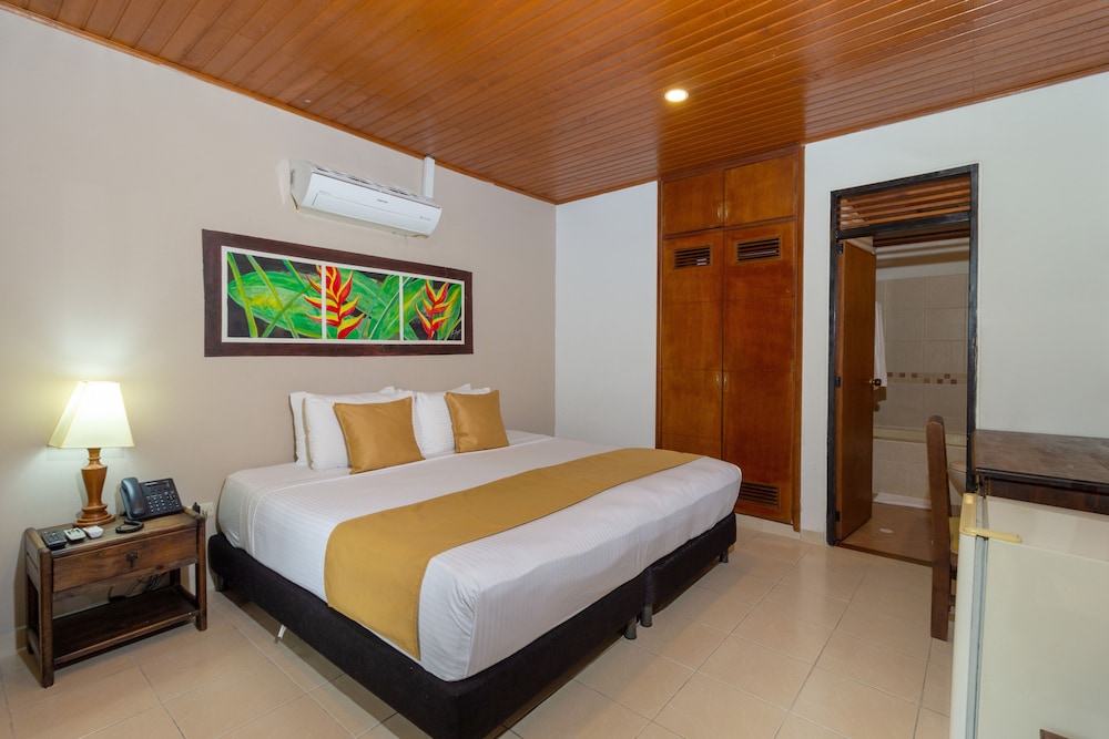 Hotel Campestre La Potra 15/50