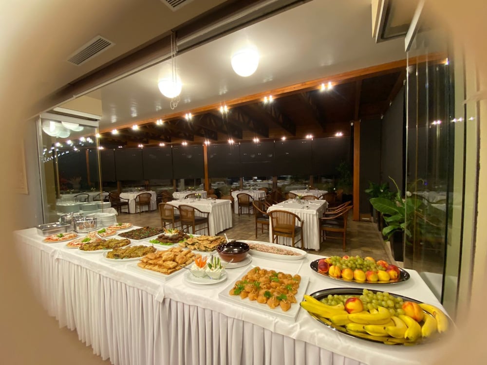 HOTEL VICTORIA in TIRANA