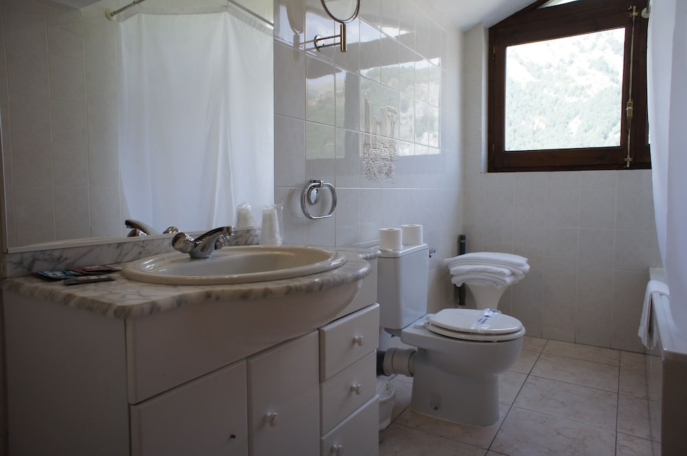 HOTEL LA PLANADA 28/29