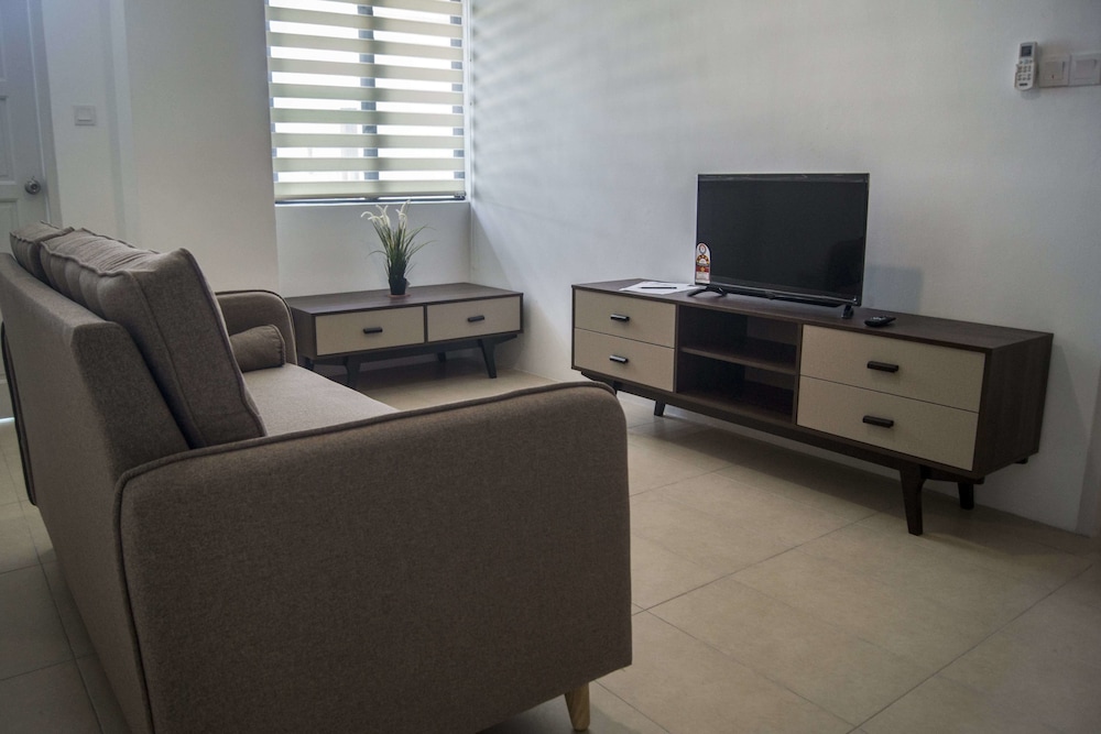 Roxy Hotel Apartment 36/58