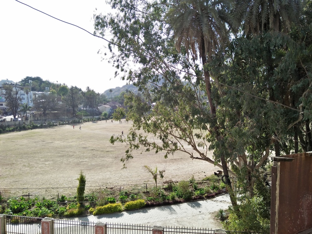 Hotel Shanti Mount Abu 27/28