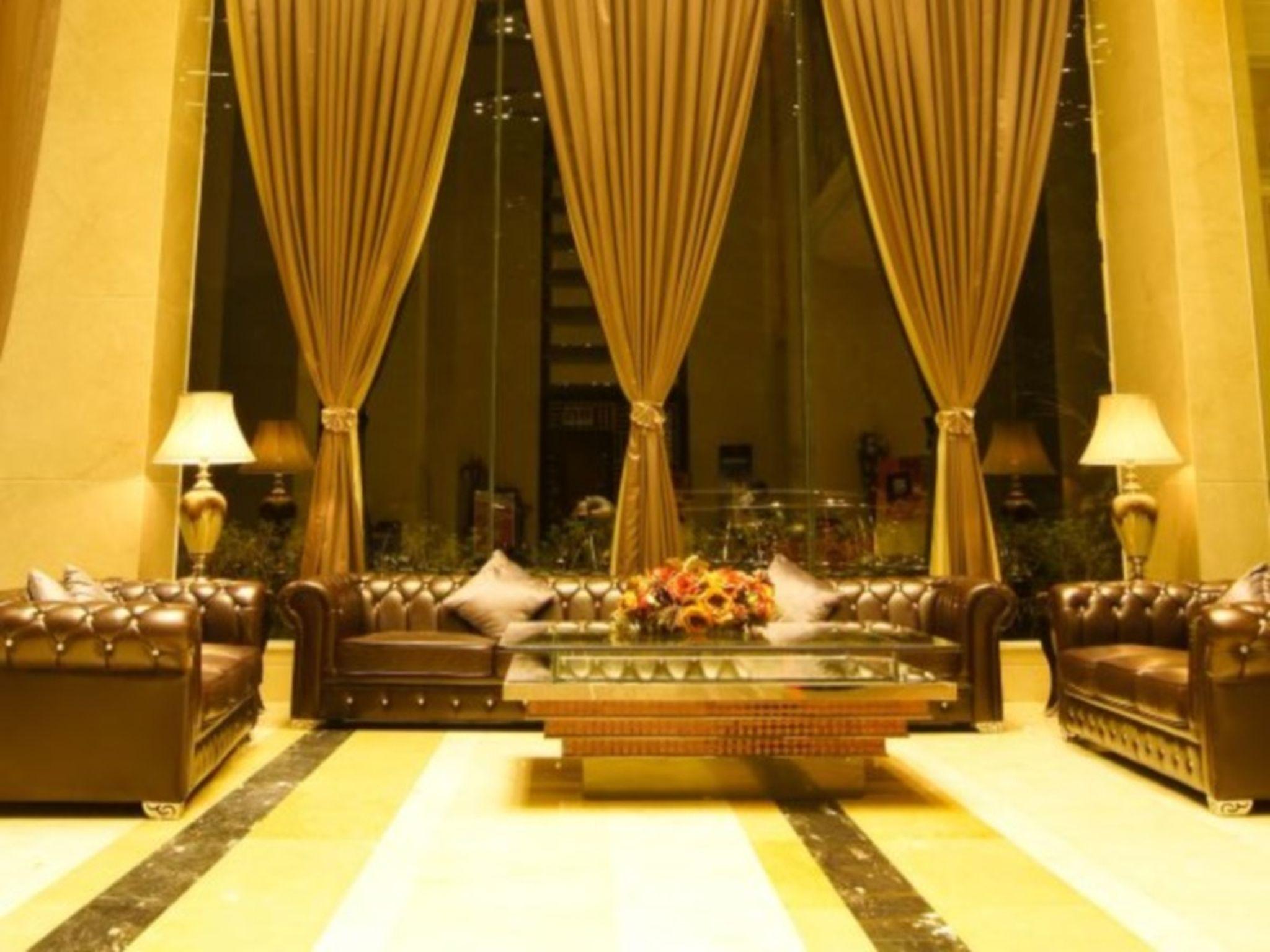 Park Lane Hotel 34/51
