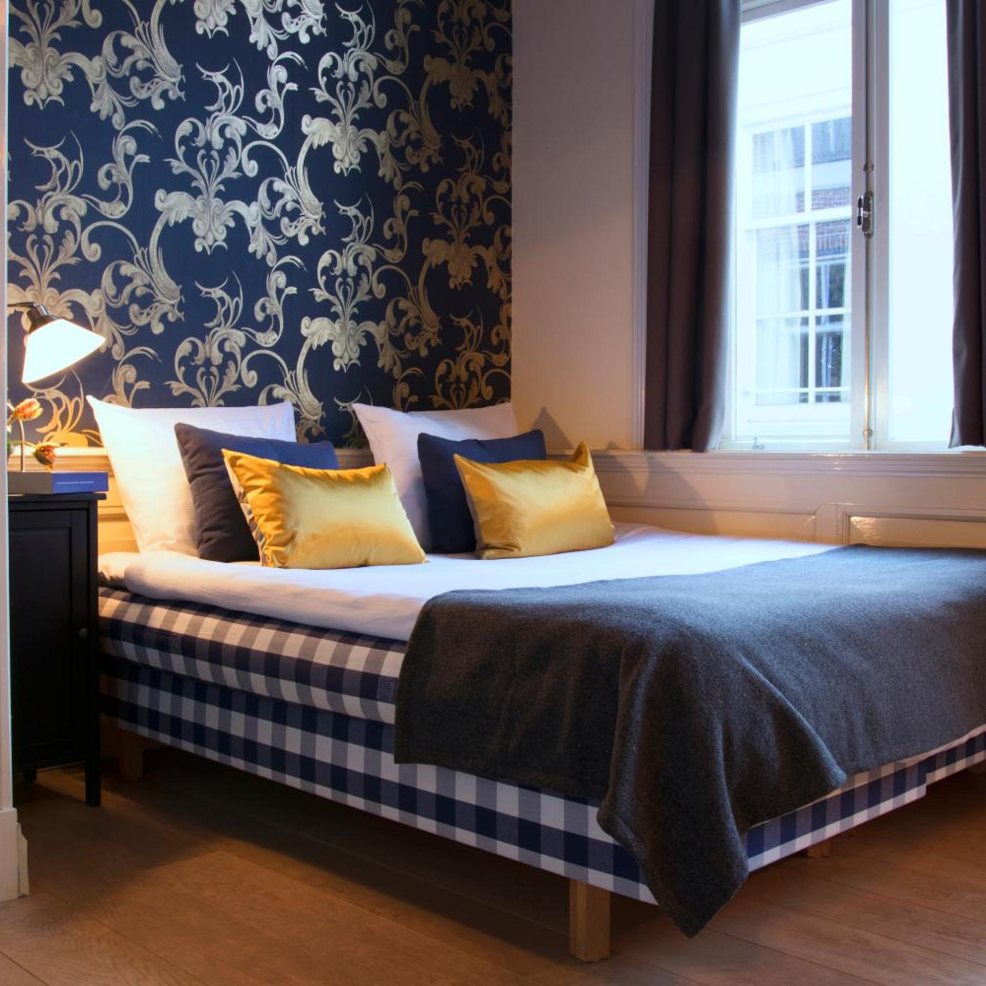 Deluxe, King Bed