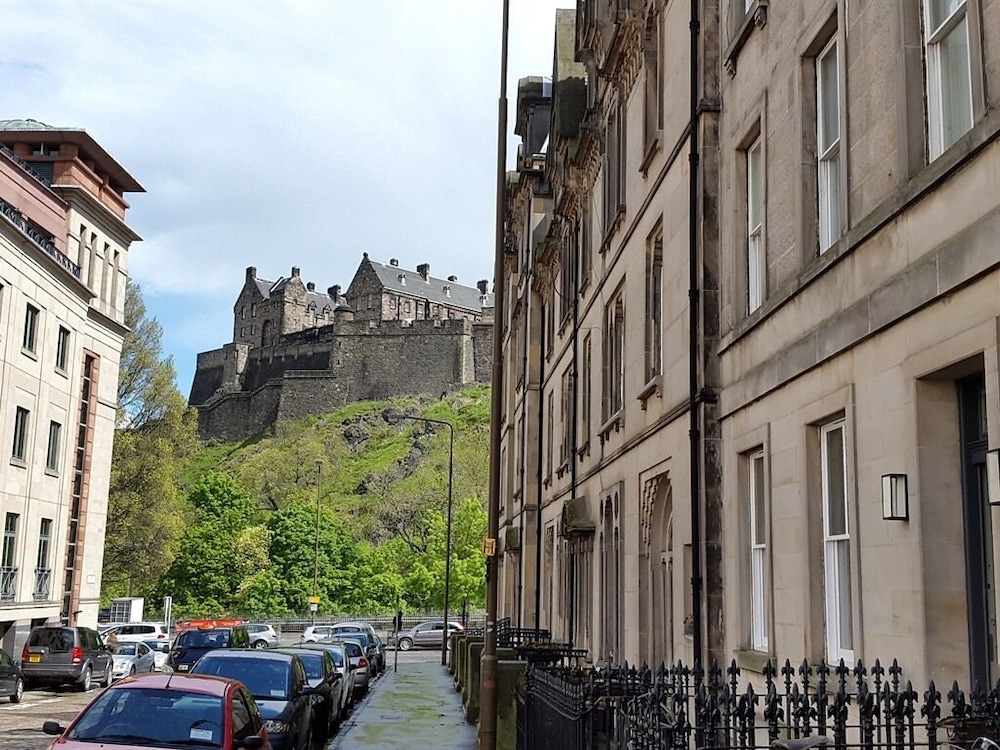 Edinburgh Nine 15/24