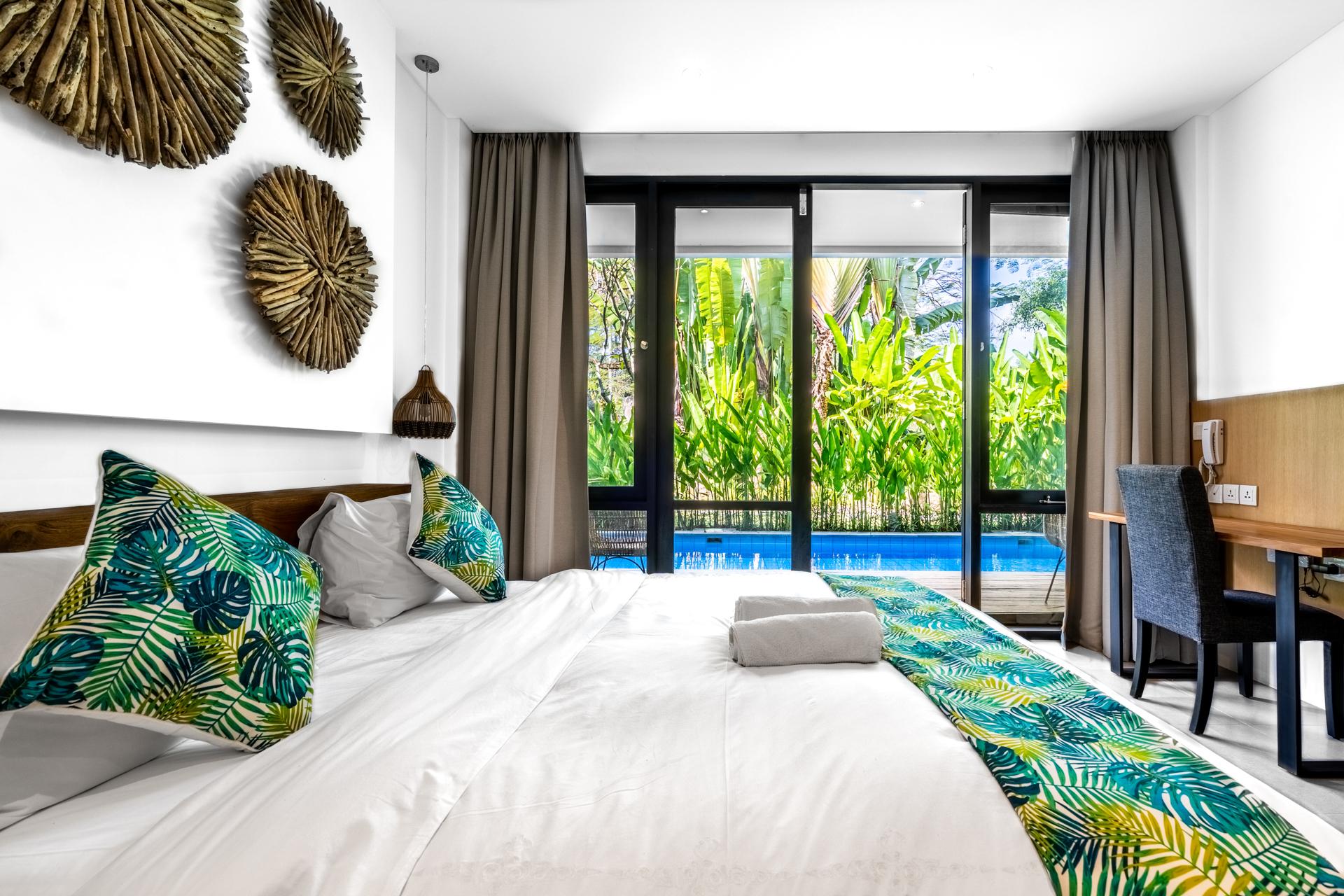 Pool, Junior Suite