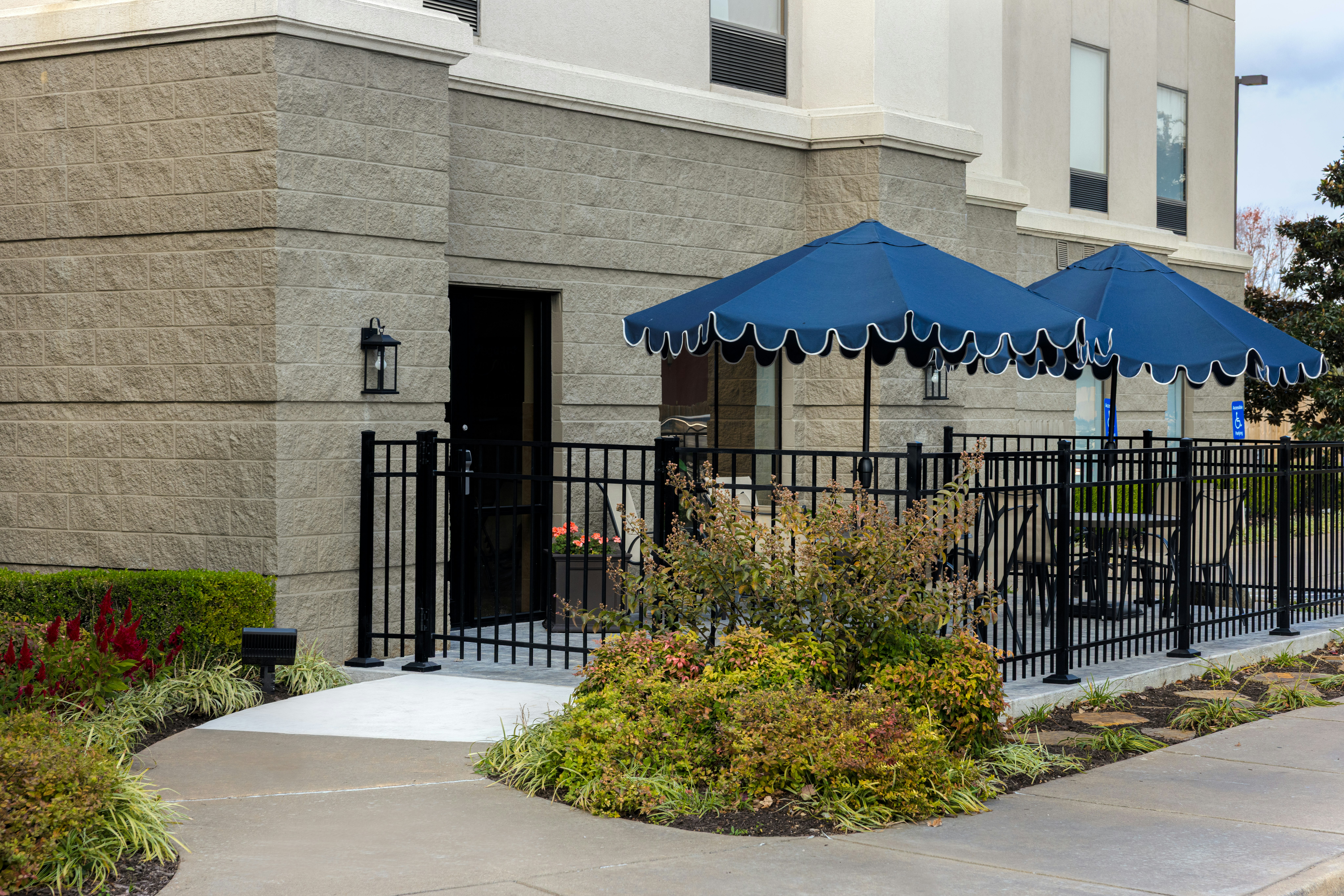 Hampton Inn Siloam Springs 50/50
