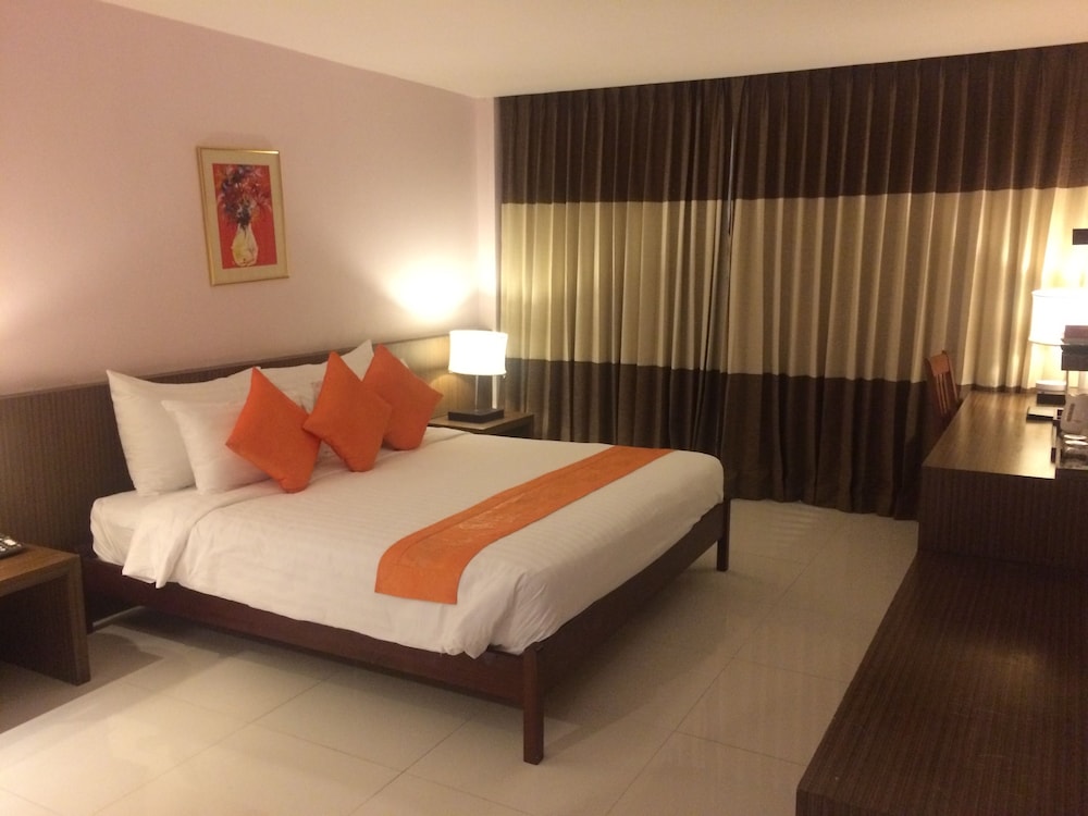 Siam Triangle Hotel 11/61