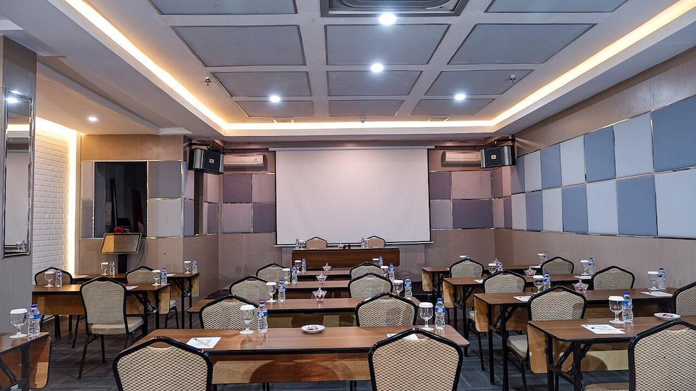 AYANI HOTEL 42/45