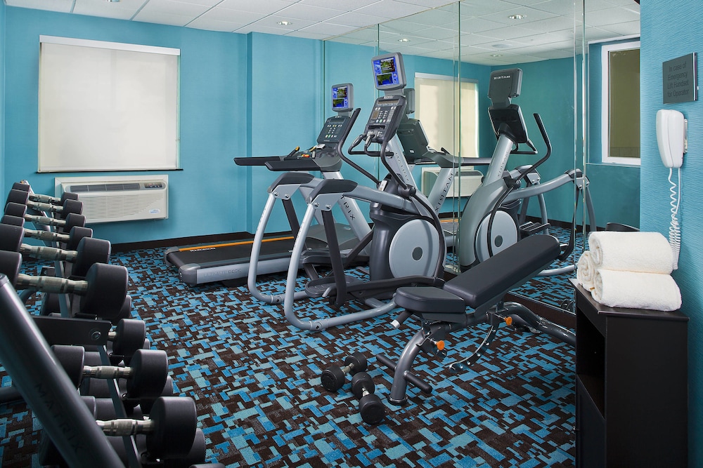 Fairfield Inn Suites By Marriott Houston Hobby Airport 13/28