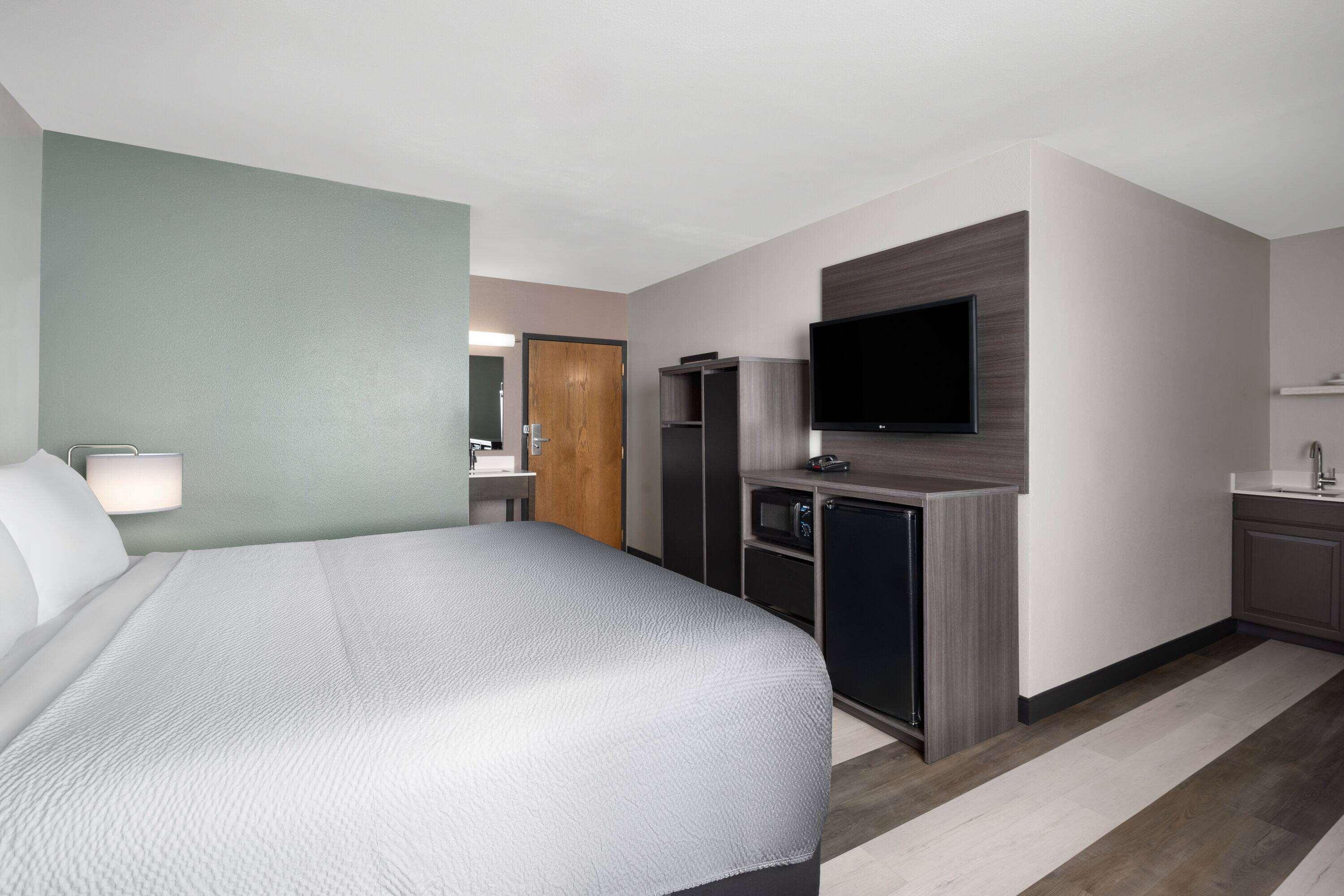 Efficiency, King Bed