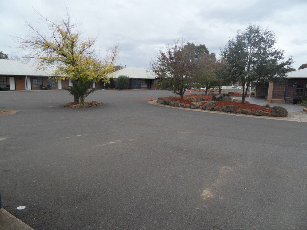 SWAGGERS MOTOR INN(FORMERLY Sundowner Yass) 37/46