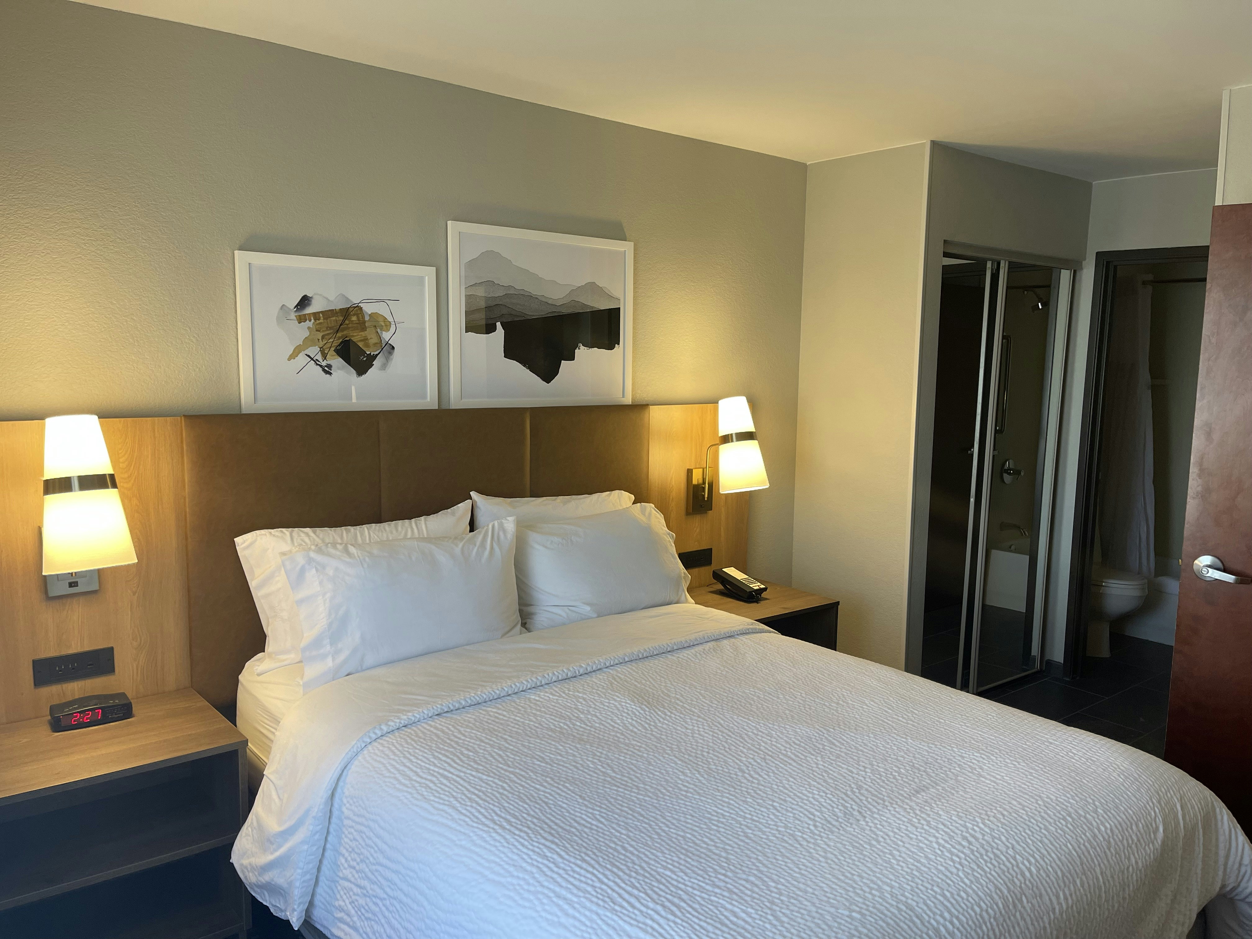 Staybridge Suites West Des Moines 30/76