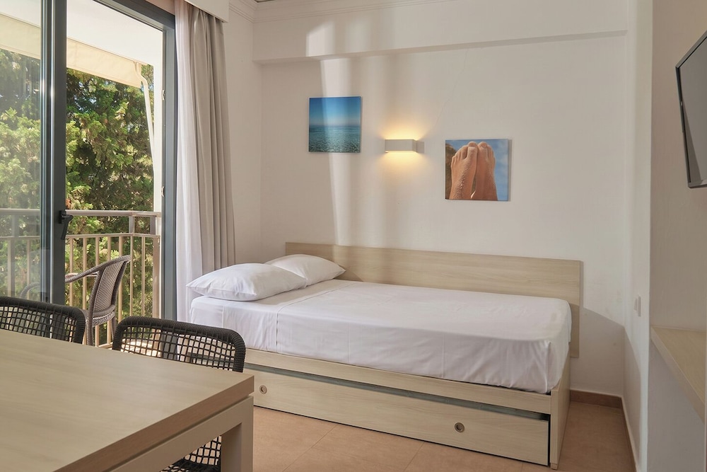 Playa Mondrago Hotel Apartments 18/57