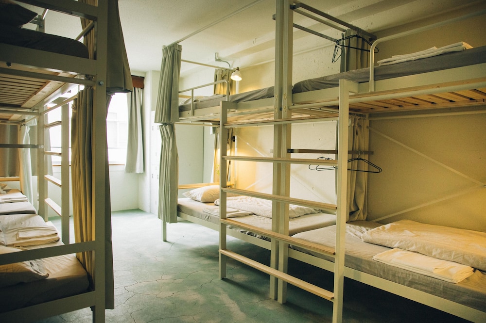 Nui. Hostel & Bar Lounge 34/50