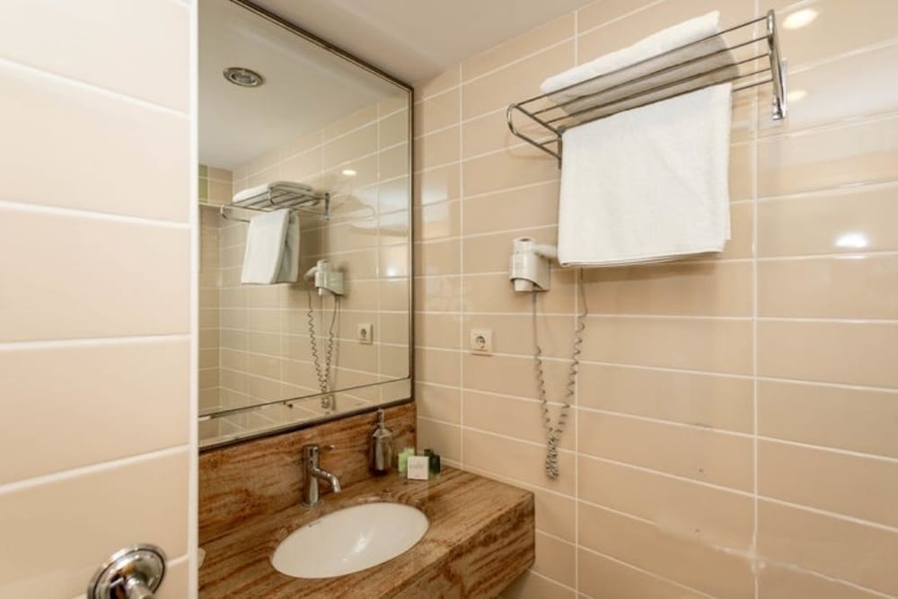 Ilayda Hotel 26/68