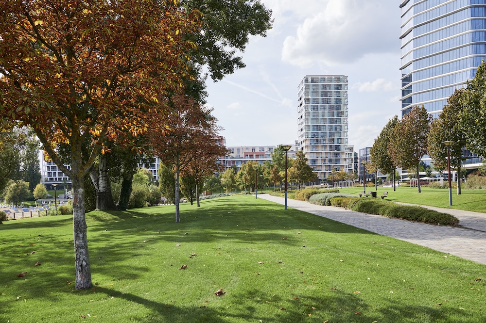 Radisson Hotel Budapest BudaPart 64/66