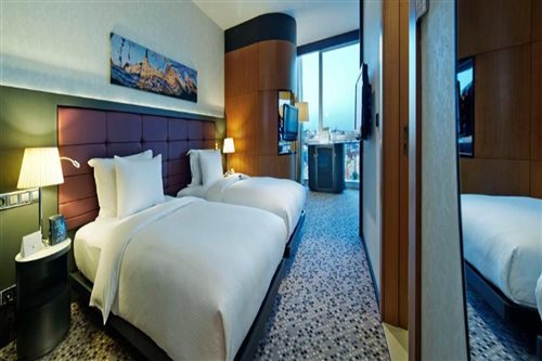 Room, Twin Beds, City View