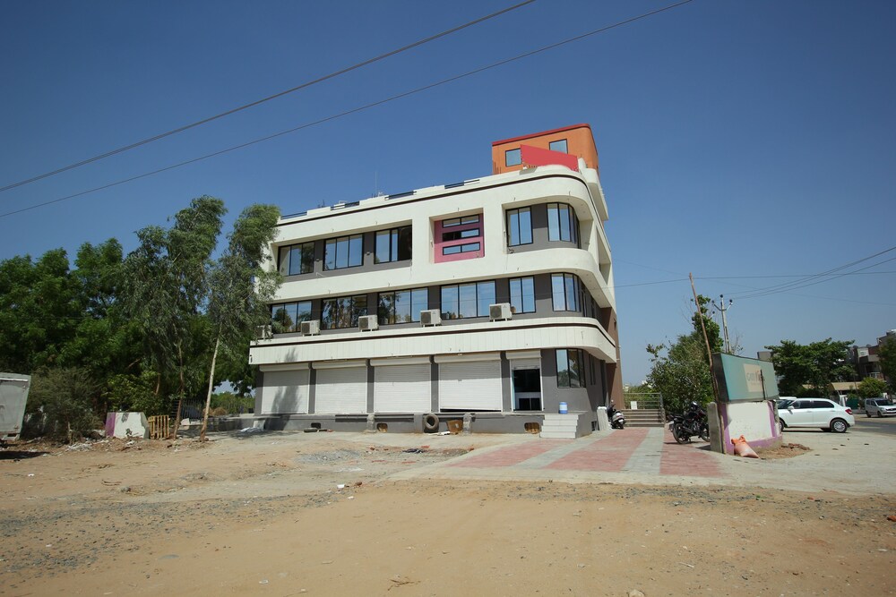 Oyo 5584 Hotel Siddharth Inn 1/23