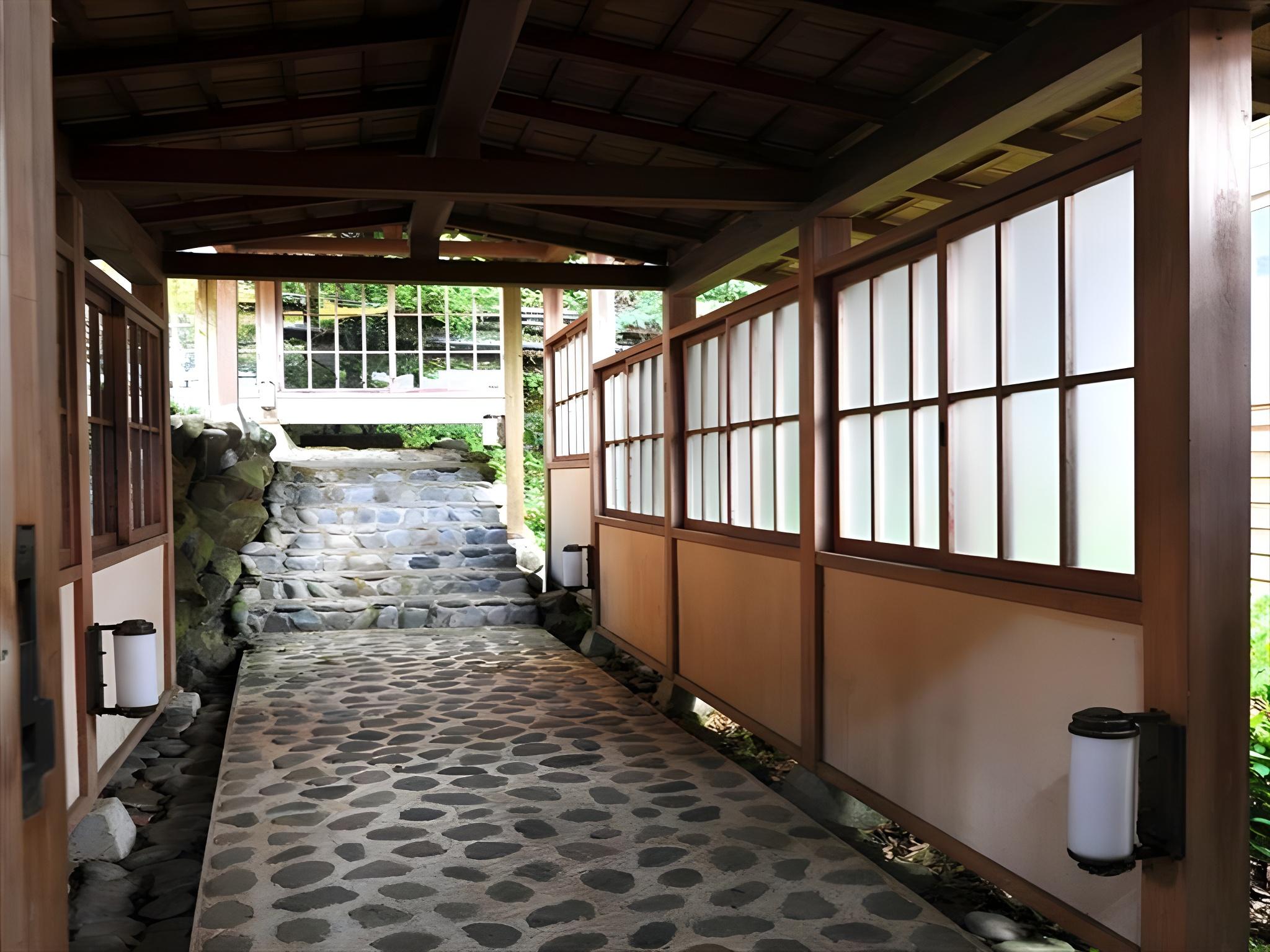 Yugawara Onsen Kamata 3/28