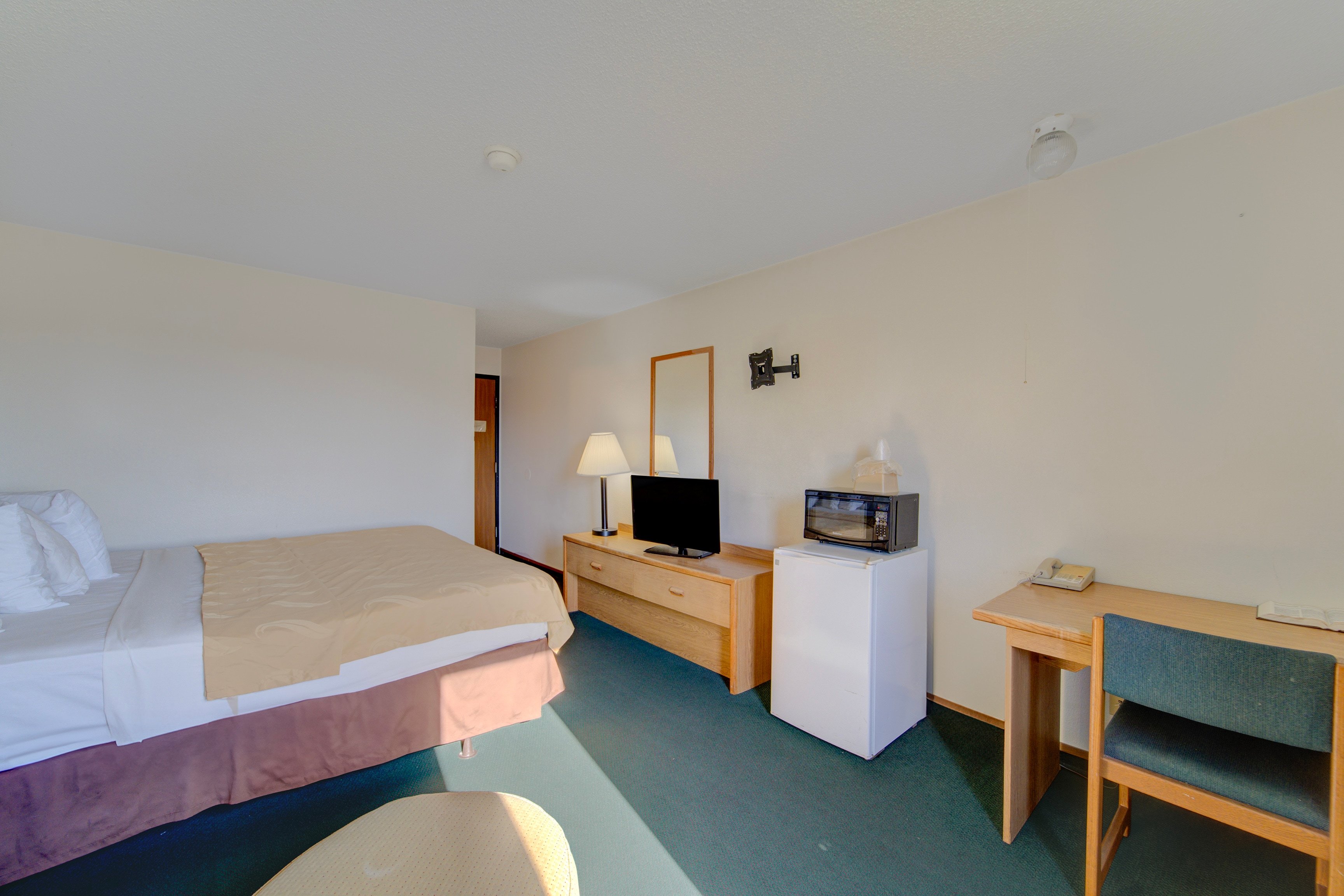 Capital O Amerihost Inn and Suites Kingdom City Hwy 54 MO 22/54