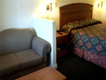 Colony Inn Buena Park 46/64