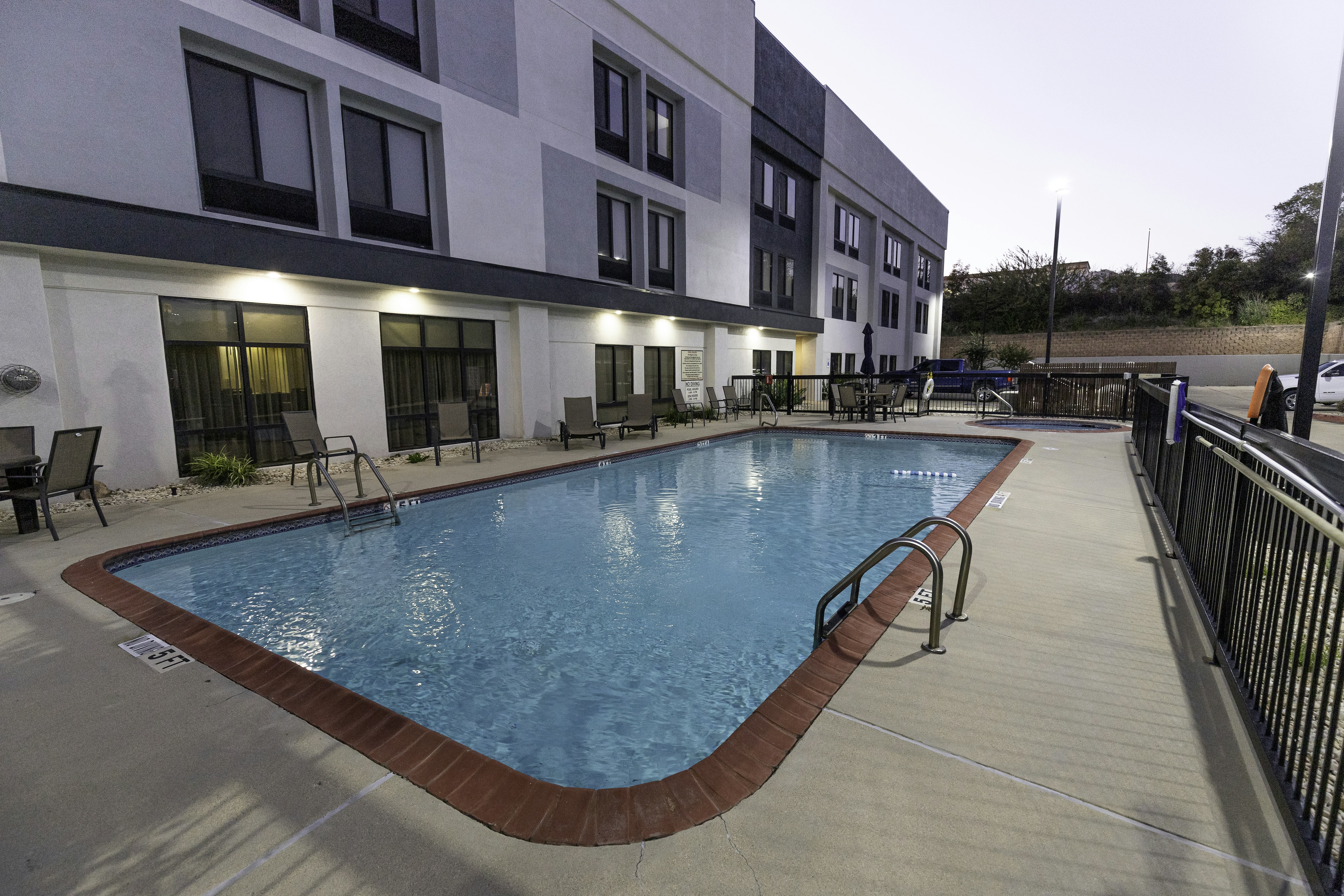 Hampton Inn Kerrville 2/5