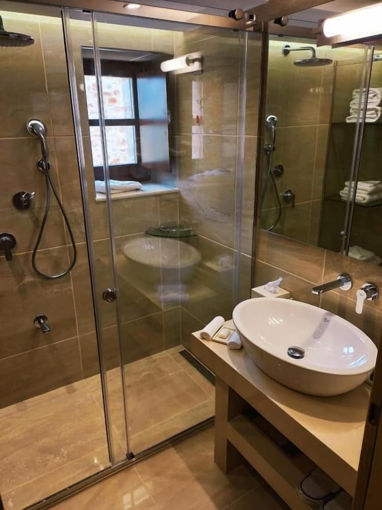 MYSTRAS GRAND PALACE RESORT & SPA 44/50