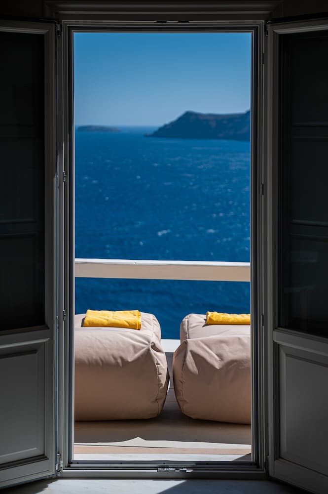 EXCLUSIVE, SUITE, KING BED, SEA VIEW, JETTED TUB