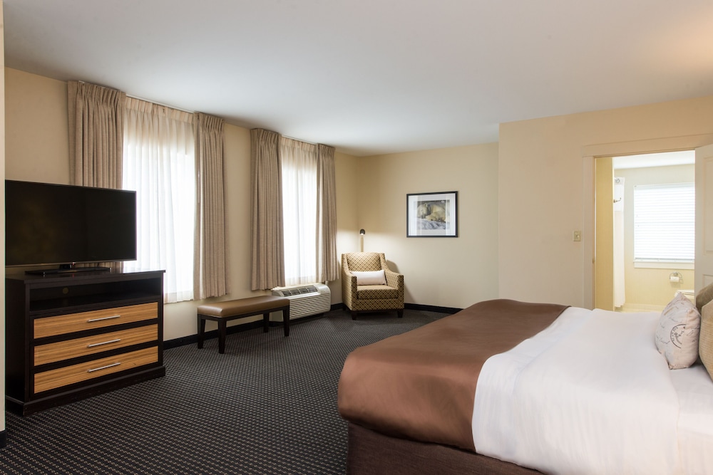 The Brunswick Hotel & Tavern 7/50